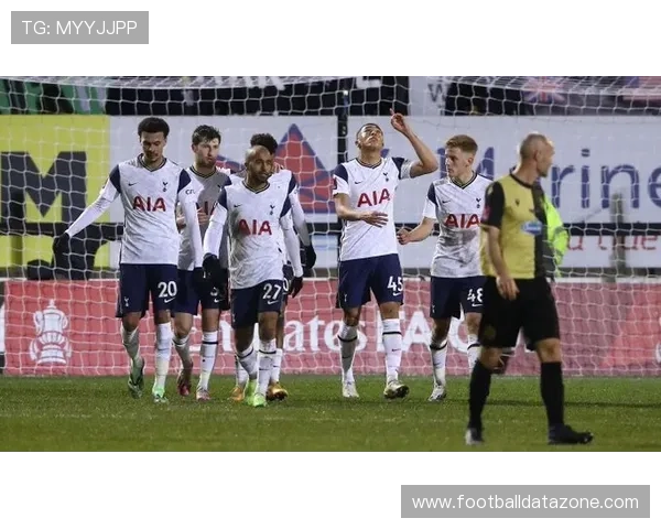 欧洲足球联赛激战正酣 多支豪门展开争冠厮杀 新星崭露头角引关注