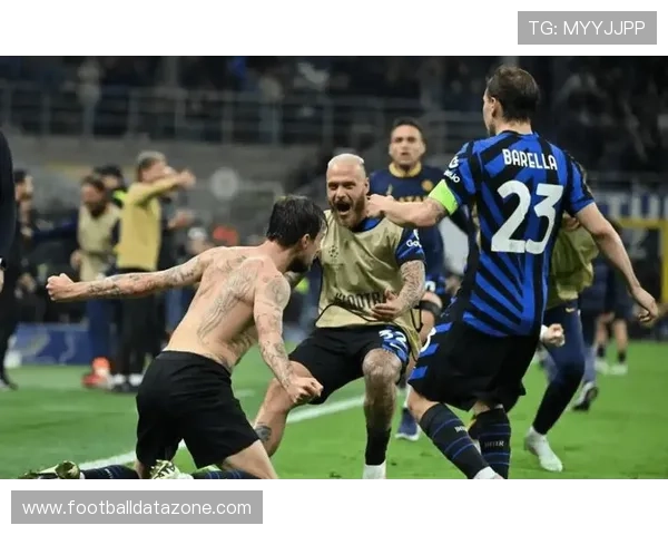 欧冠焦点战豪门激战新星闪耀转会传闻再起球迷热议赛季走势深度解析